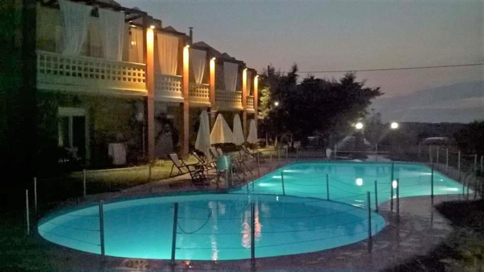 Ydna Family Hotel Apartments ポッシディ エクステリア 写真