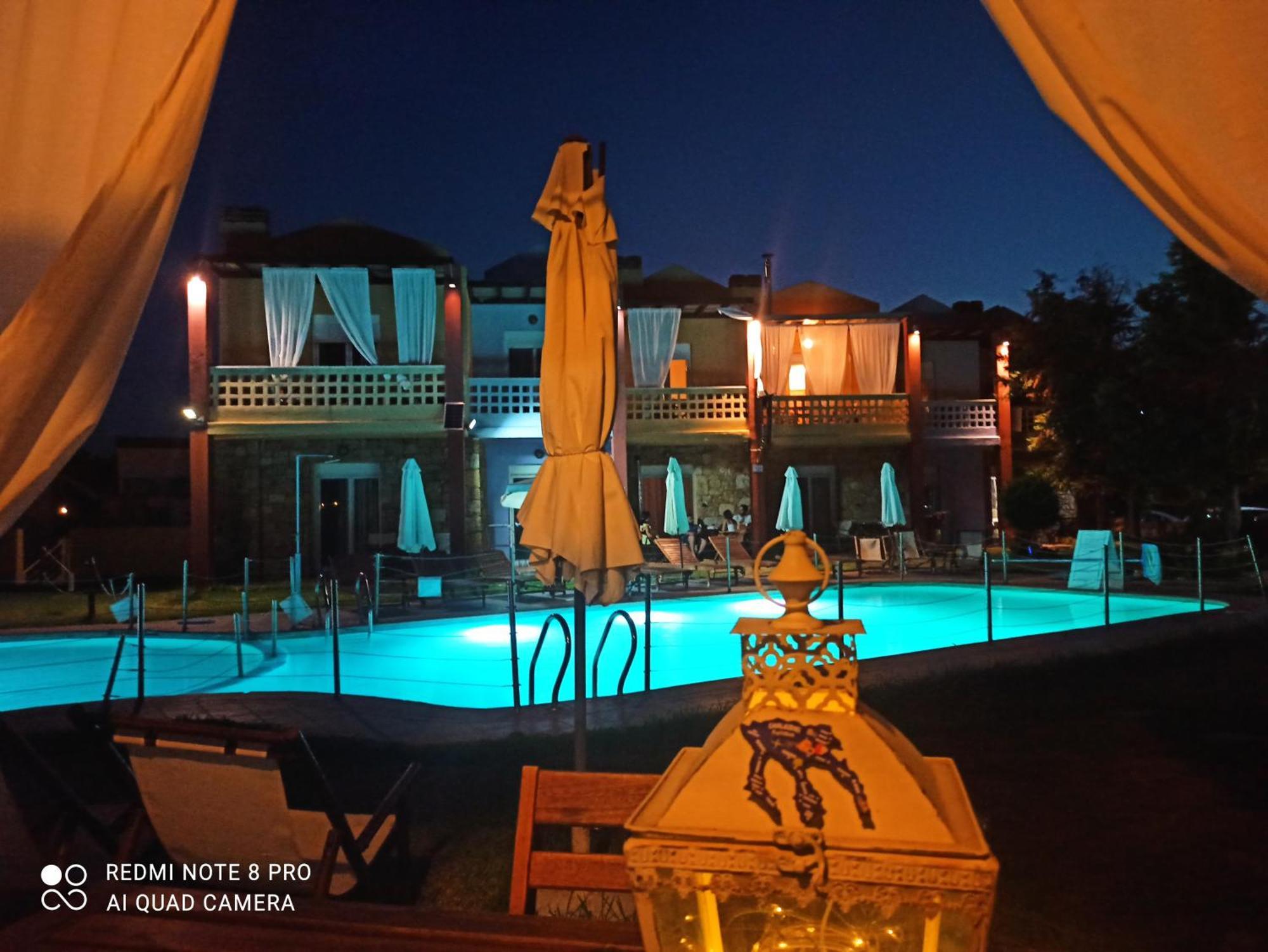 Ydna Family Hotel Apartments ポッシディ エクステリア 写真