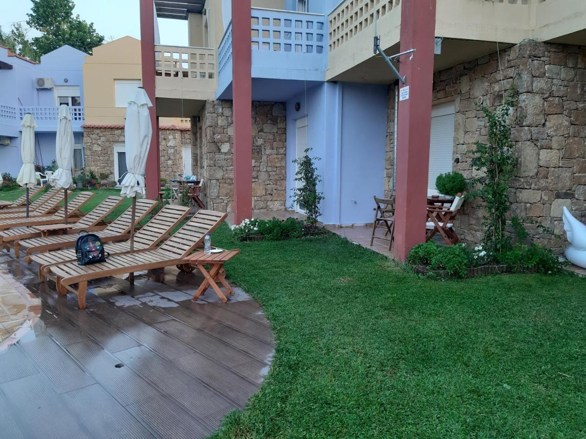 Ydna Family Hotel Apartments ポッシディ エクステリア 写真